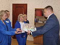 Сергей Баталов поздравил работников скорой помощи