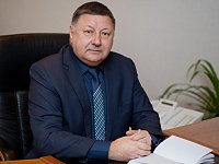 Председатель Саратовской областной Думы А.С. Романов поздравляет с Днем российской печати