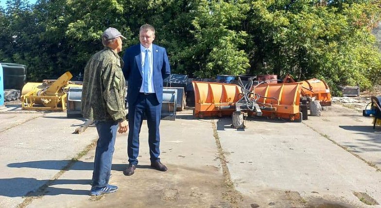 То, что нужно: в Светлый поступила новая коммунальная техника