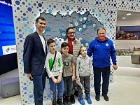 Международная выставка-форум «Россия»: именитые спортсмены побывали на стенде Саратовской области