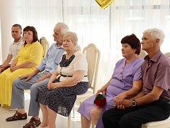 В день семьи, любви и верности в Светлом чествовали супружеские пары с крепкими семейными устоями