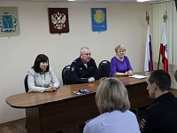Представители администрации городского округа провели рабочую встречу с сотрудниками полиции Светлого