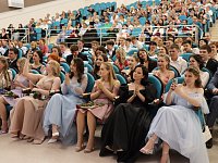 «Время побед»: в Светлом прошёл муниципальный бал выпускников