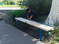 В светловских дворах обустраивают зоны отдыха