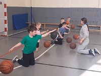 "Игры в баскетболе": педагоги спортшколы провели открытое занятие 