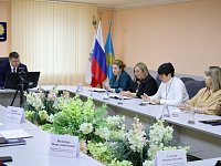 Подачу тепла в многоквартирные дома Светлого обсудили на еженедельном совещании при главе городского округа