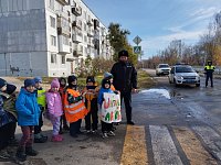 Воспитанникам «Светлячка» напомнили правила дорожного движения