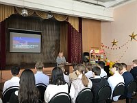 Исторический час «Воссоединение Крыма с Россий» провели для учеников школы № 3