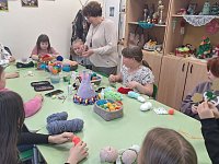 Юные рукодельницы создавали "Весеннее настроение"