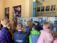 Пятиклассники стали первыми посетителями выставки «Саратов-Космос-Саратов»