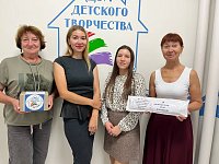Коллектив Дома детского творчества активно принимает участие в сборе гуманитарной помощи