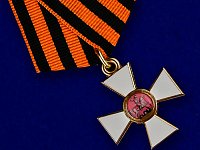 Волонтер из Новобурасского района встал в ряды защитников Родины и получил военную награду 