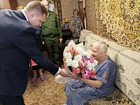 Труженица тыла Амалия Максимовна Шейерман принимала поздравления с 97-летием!