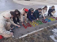 У мемориала "Штык" состоялась акция памяти и скорби по жертвам теракта в Подмосковье