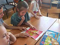 Воспитанники пришкольного летнего лагеря отметили День России